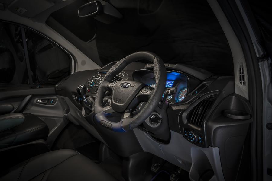  Ford Transit Custom M-Sport 2015 года  (фото 30 из 38)